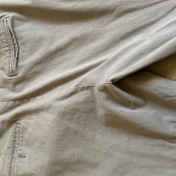 Mens Old Navy gray pants. - Picture 2 of 4